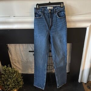 Abercrombie & Fitch The 90s Straight Ultra High Rise Jeans, size 2